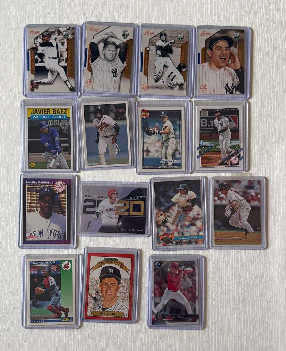 Assorted Vintage and Modern Baseball Trading Cards Lot of 14